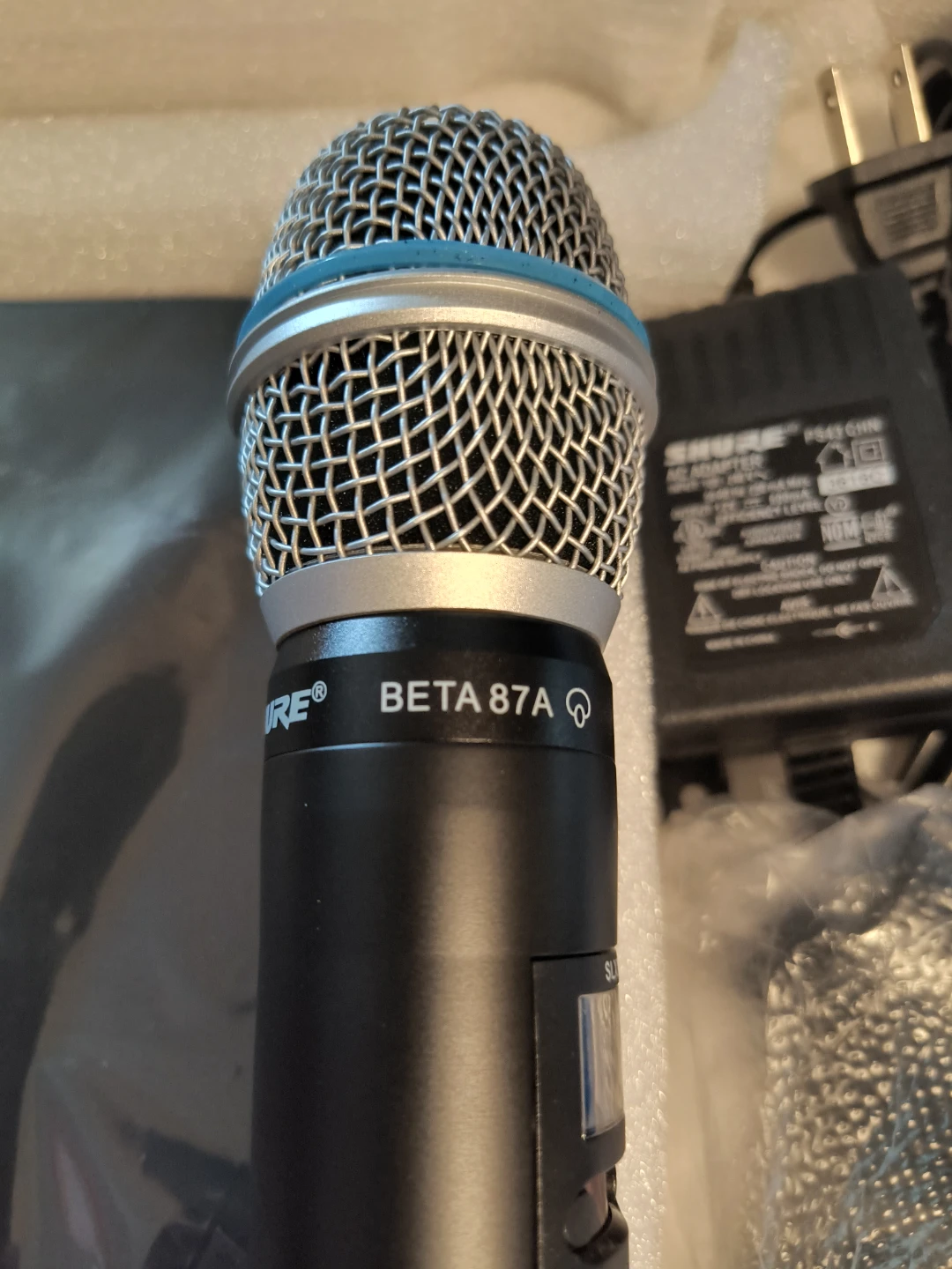 Shure Beta 87A Wireless Microphone System - photo 3