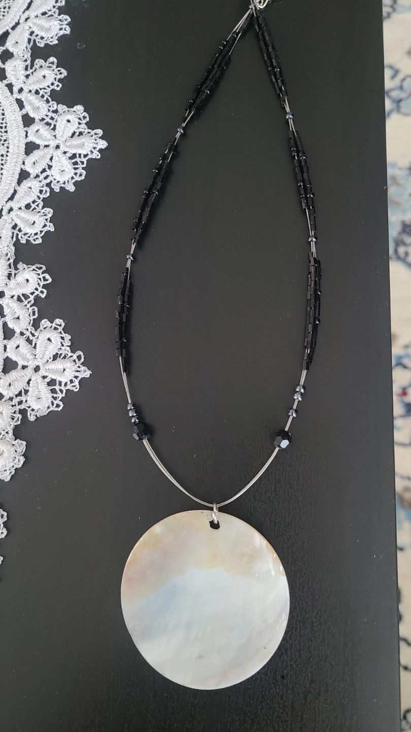 Beaded Necklace with Round Pendant - photo 4