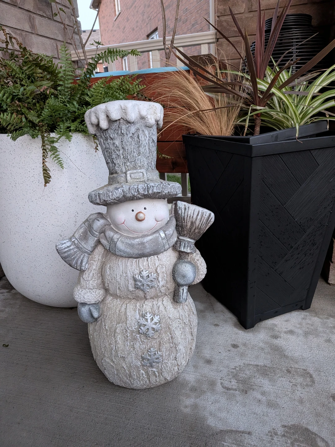 Decorative Snowman Figurine - photo 2