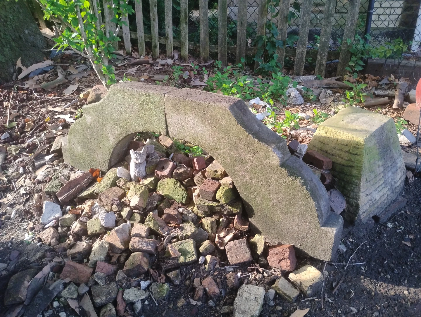 Concrete architectural salvage pieces - photo 4