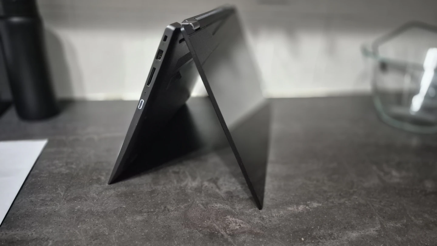 Lenovo 2 in 1 laptop with Chrome OS - photo 3
