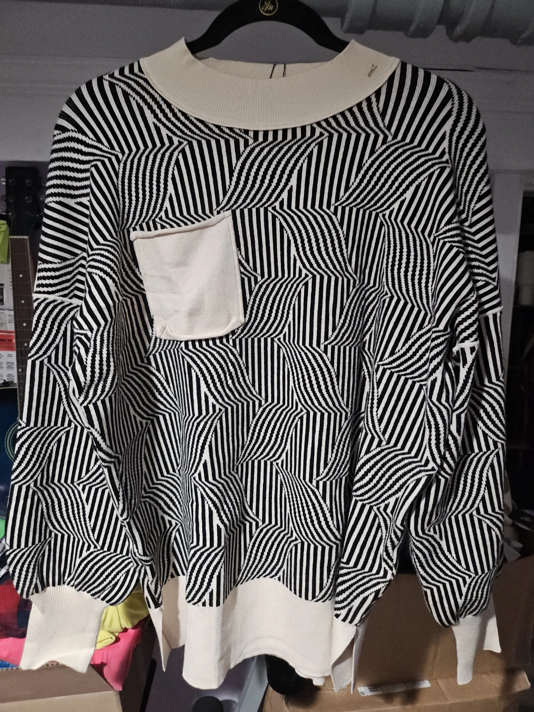 Disamer Classic Style Sweater Black/White Geometric Print