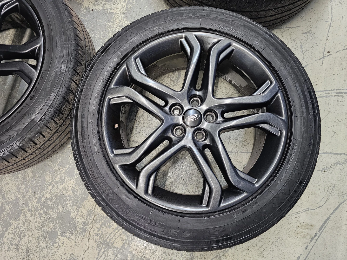 FORD EDGE O.E.M RIMS AND SUMMER TIRES - photo 5