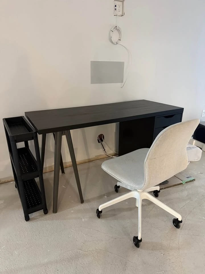IKEA desk and chair for sale - photo 2