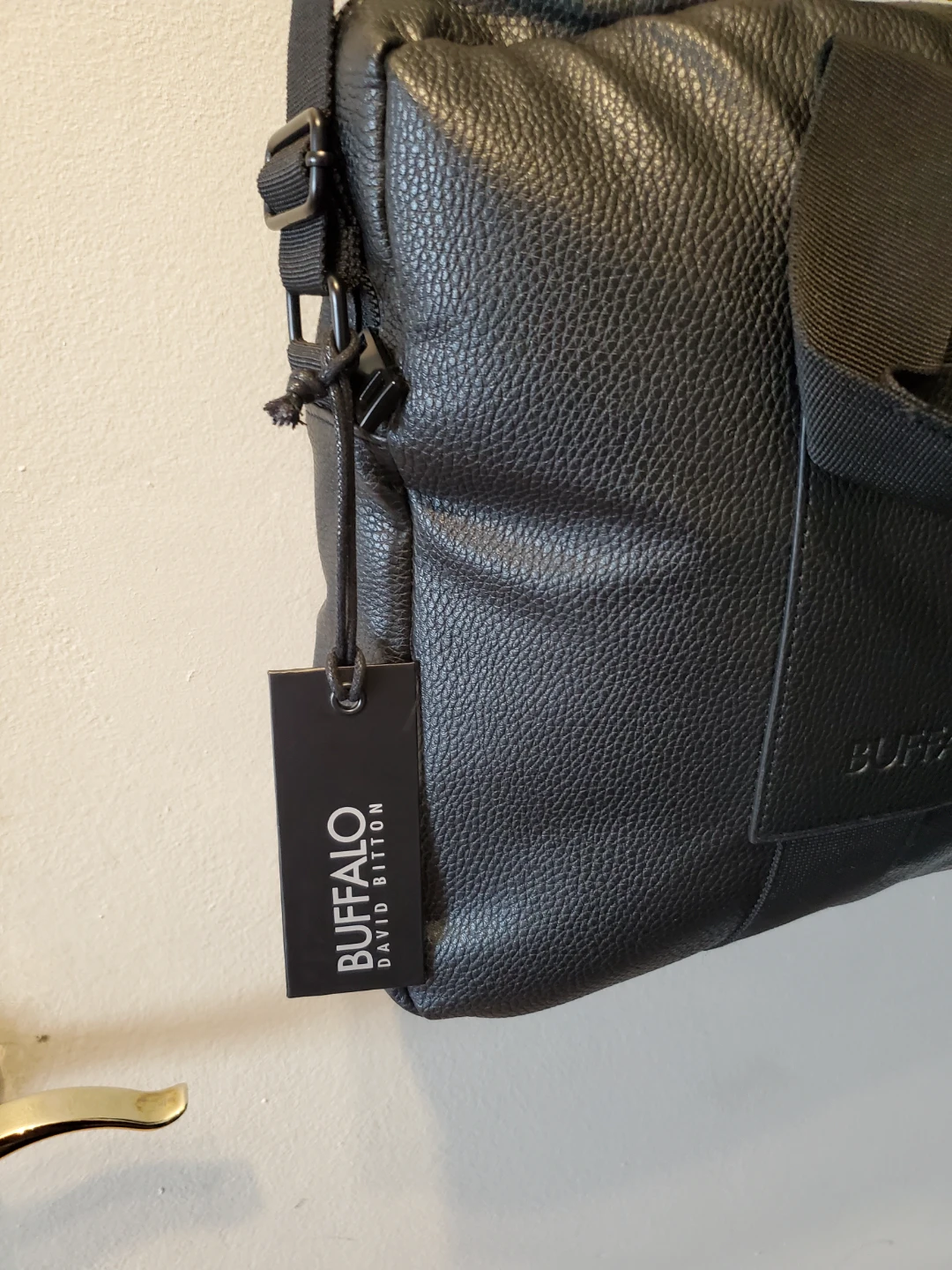 Buffalo David Bitton Leather  Crossbody Bag Brand New - photo 3