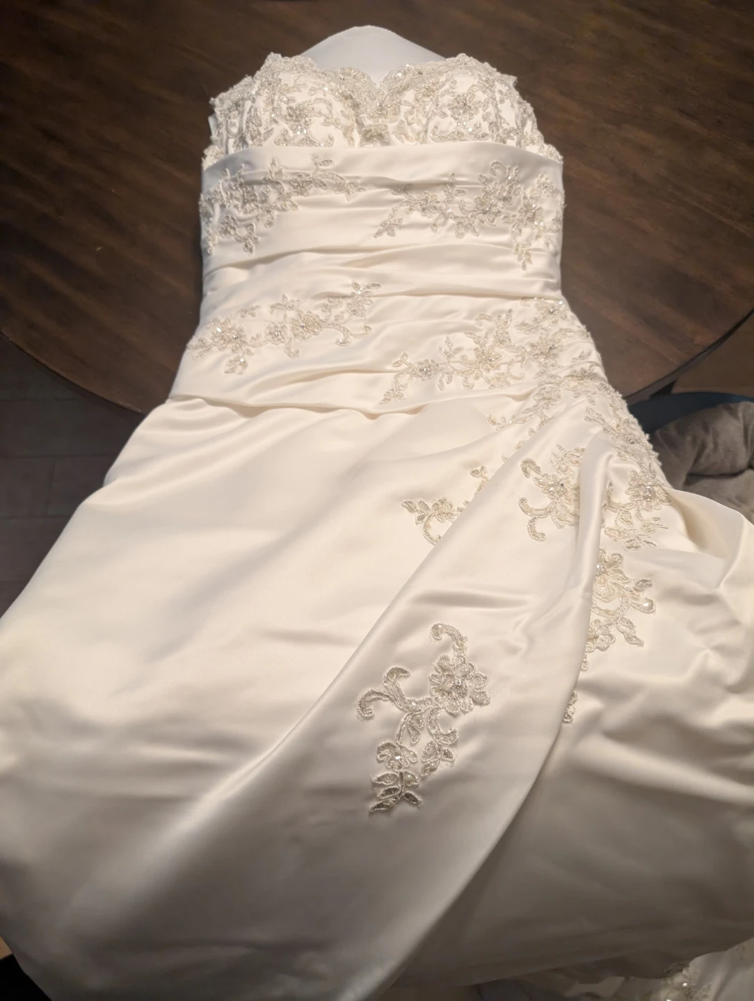 White Wedding Dress with Lace and Beading - photo 3