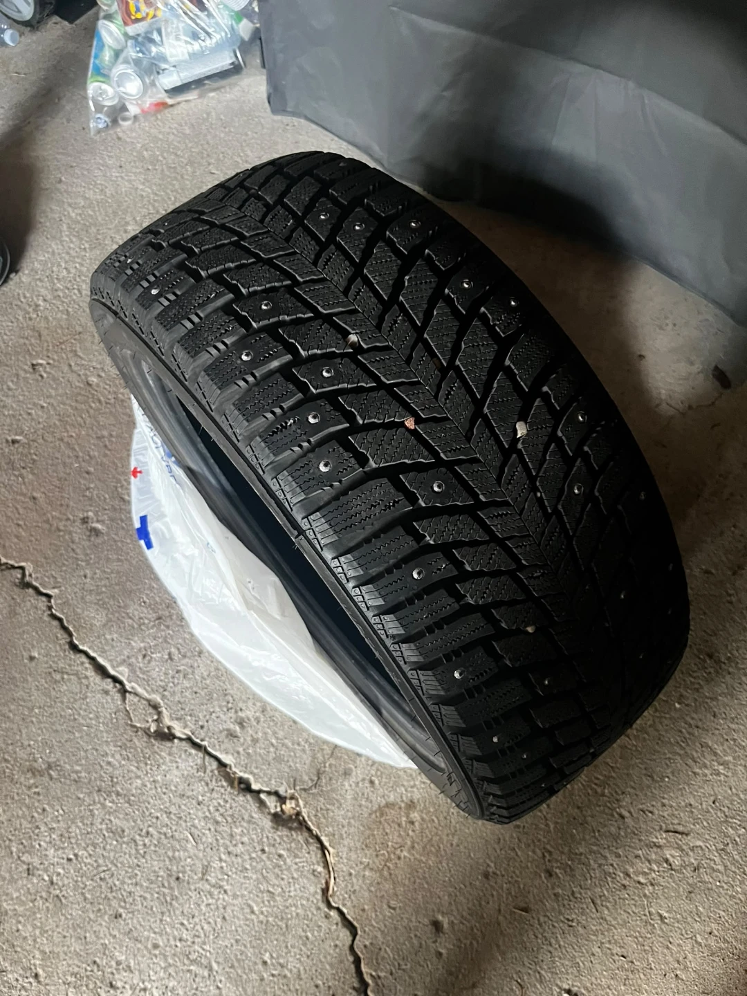 ICE BLAZER Studded Winter Tire - 225/45R17 94H XL