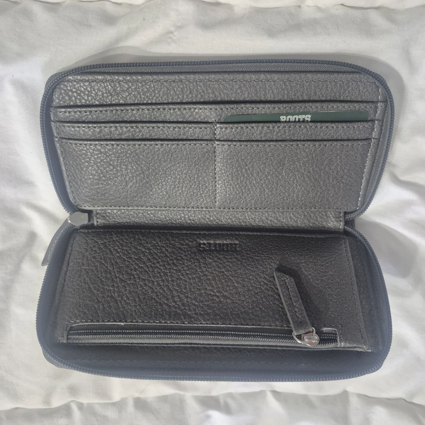 Roots Grey Leather Travel Wallet - photo 2