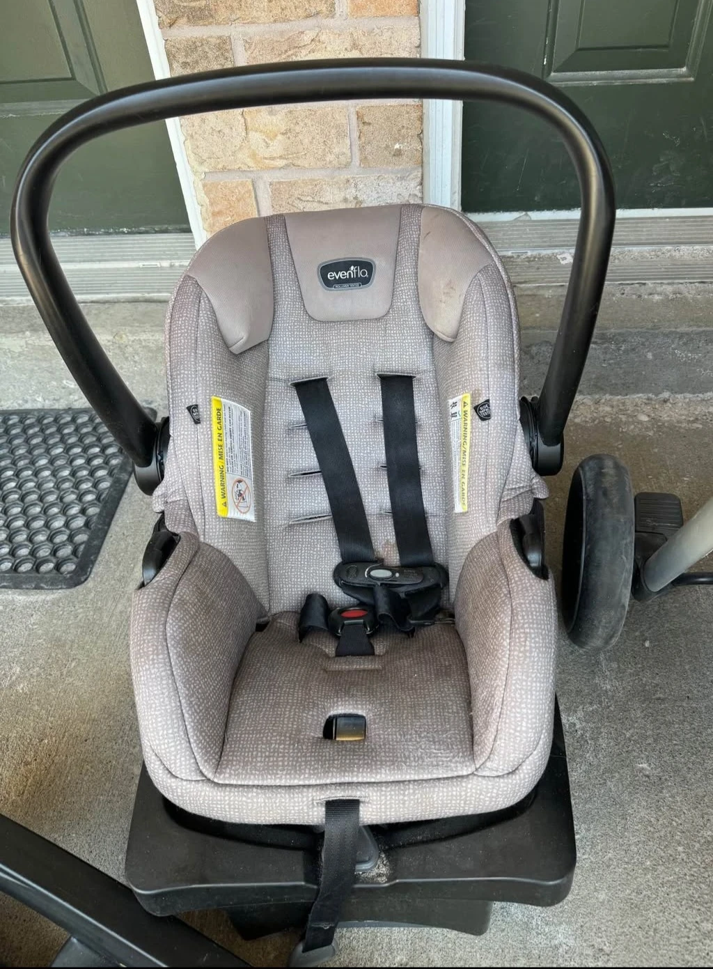 Evenflo Stroller Travel System with Car Seat - photo 2