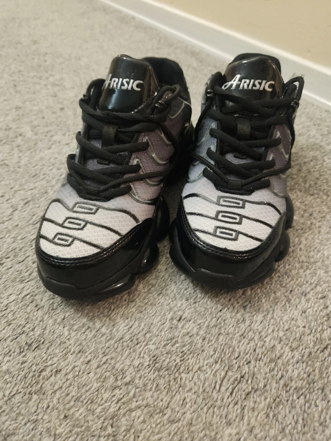 NEW! ARISIC Black & Grey Safety Sneakers, Size 37