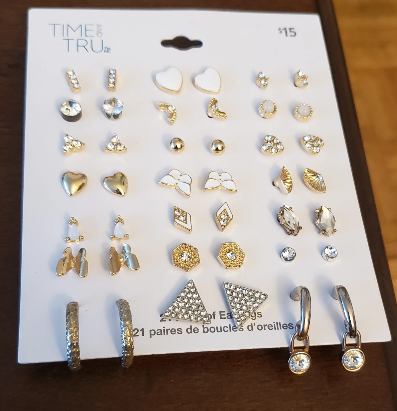 Time and Tru 21 Pairs Of Earrings Set