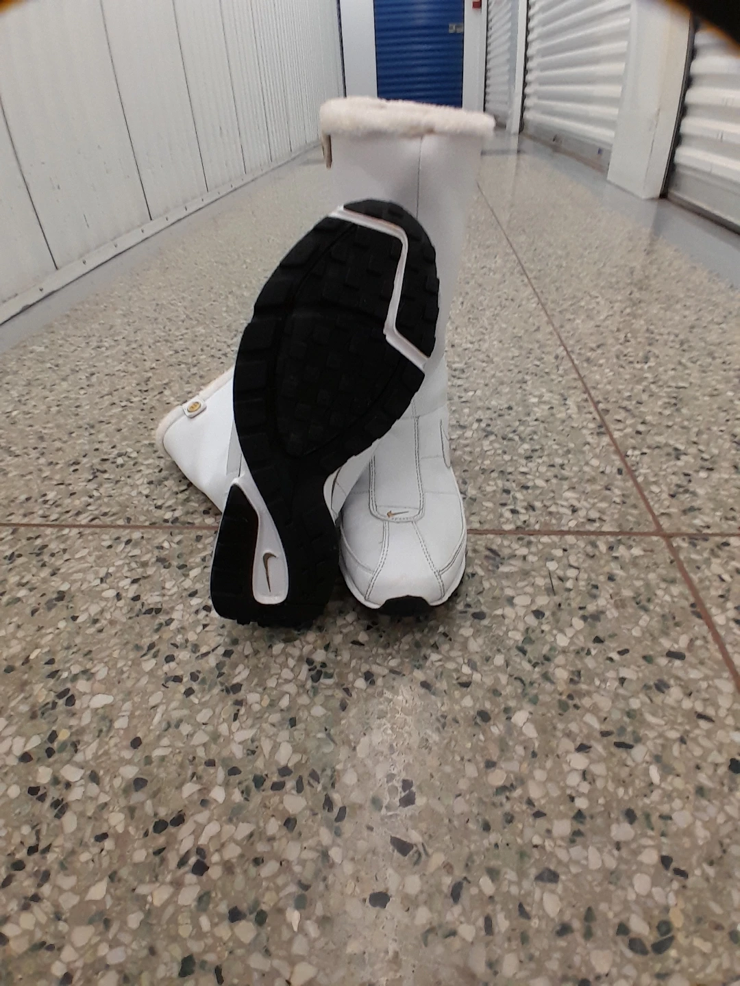Nike White Winter Boots Women's Size 10 - photo 2