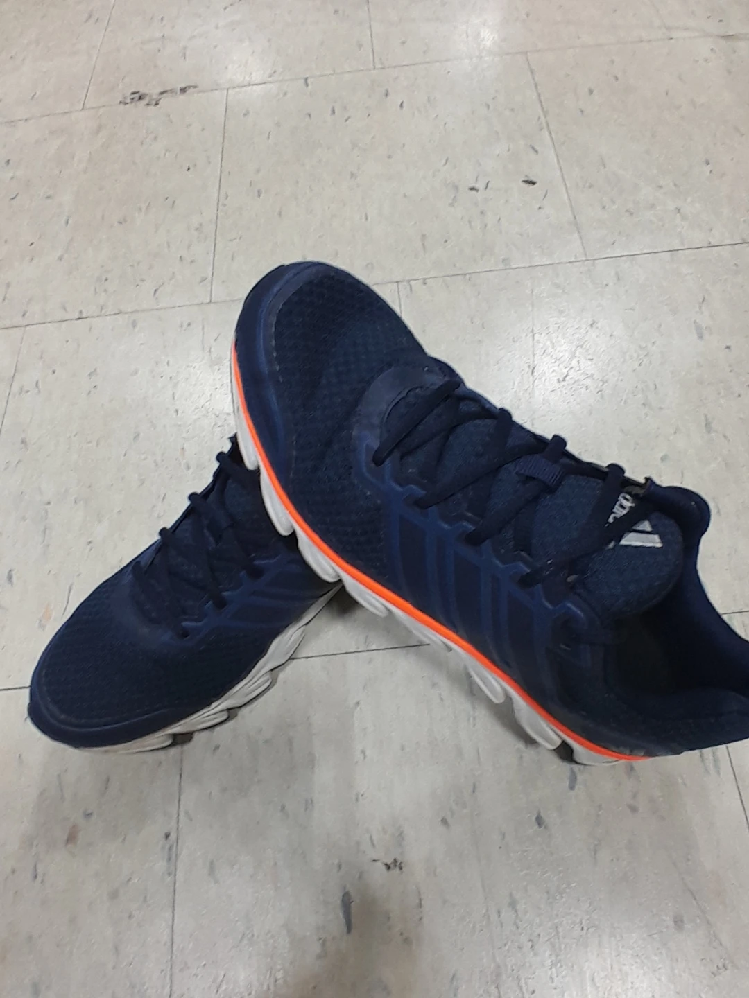 Adidas Running Shoes Used Like New Men's Size 10 - photo 2