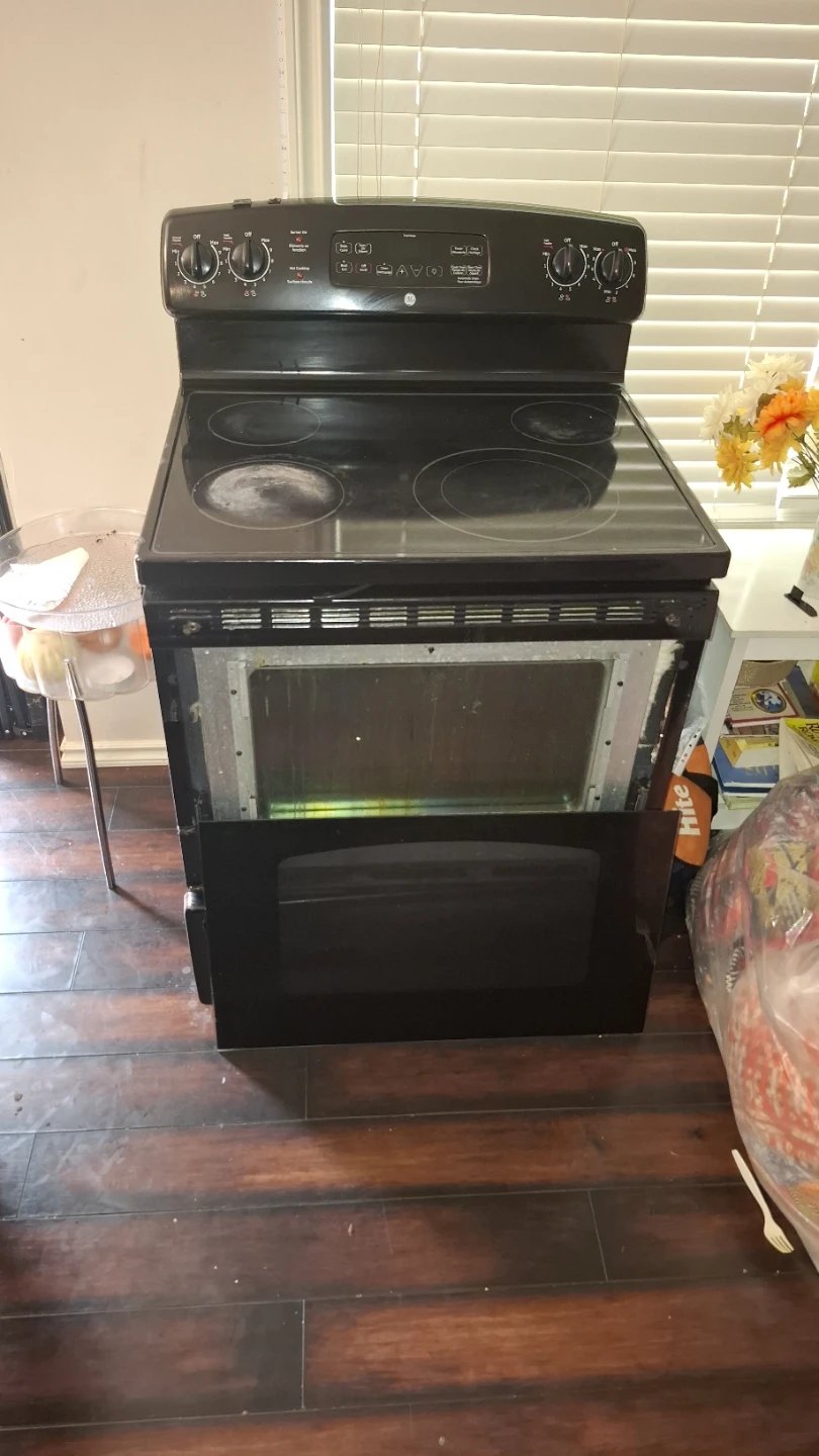 GE Electric Range with Oven