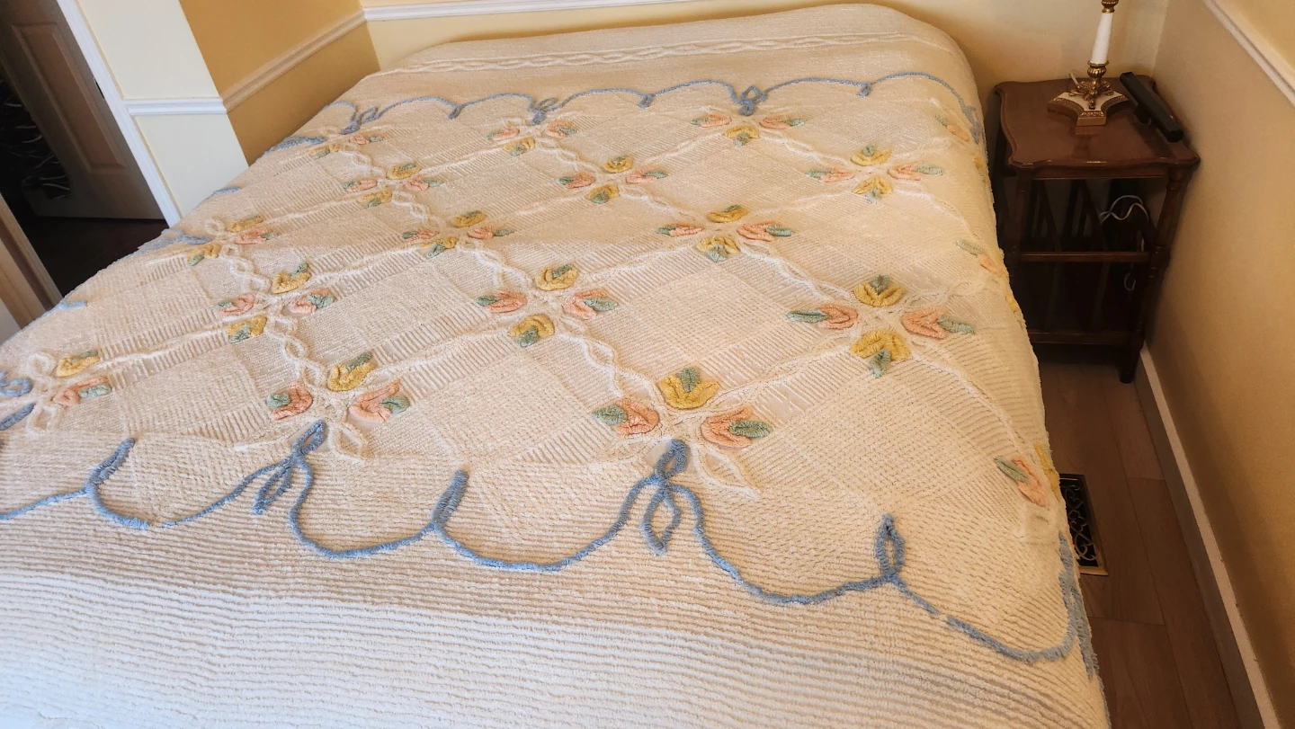 Vintage floral chenille bedspread - photo 3