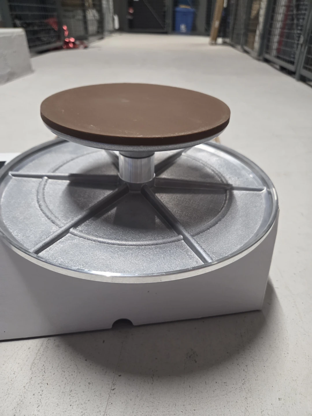 Chuhu Rotating Cake Stand - photo 4