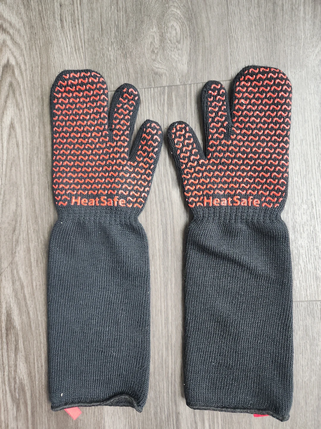 HeatSafe Oven Mitts