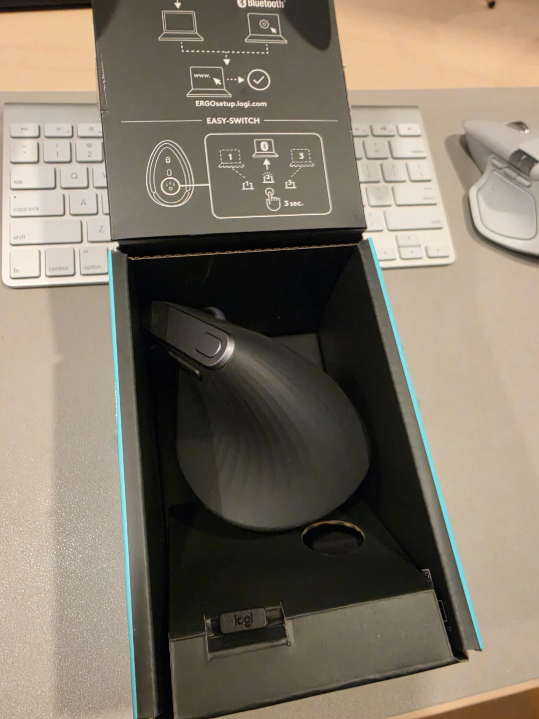 99% New Logitech MX Vertical Advanced Ergonomic Mouse - photo 3