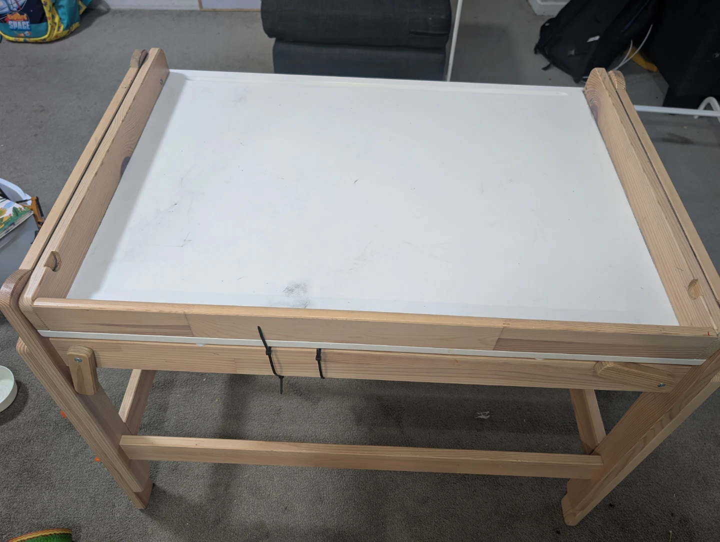 Kids Art Easel & Table - photo 3
