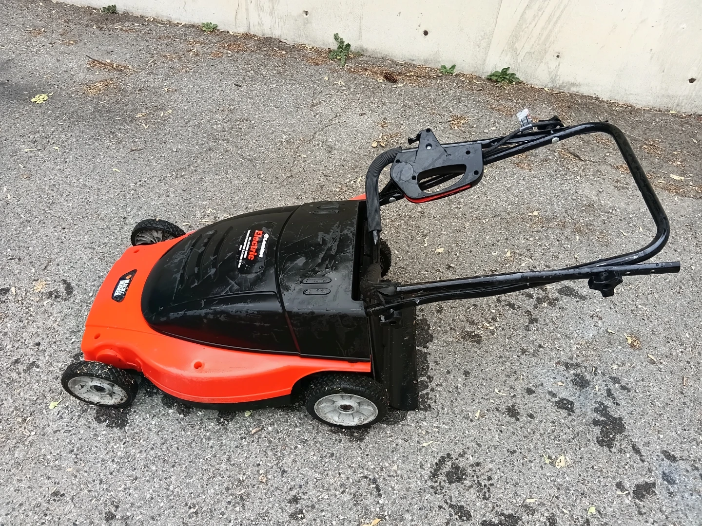 Black & Decker 19" Electric Mulching Lawnmower - photo 4