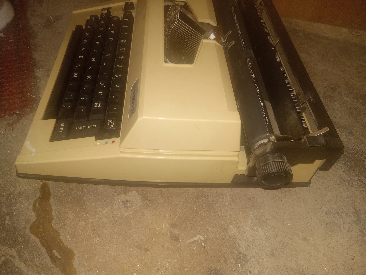 Towa THRIFTY typewriter  with case!!!! - photo 5