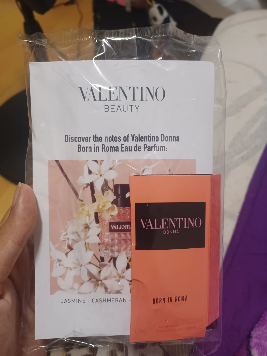 Valentino Donna Born in Roma Eau de Parfum Sample Set - photo 2