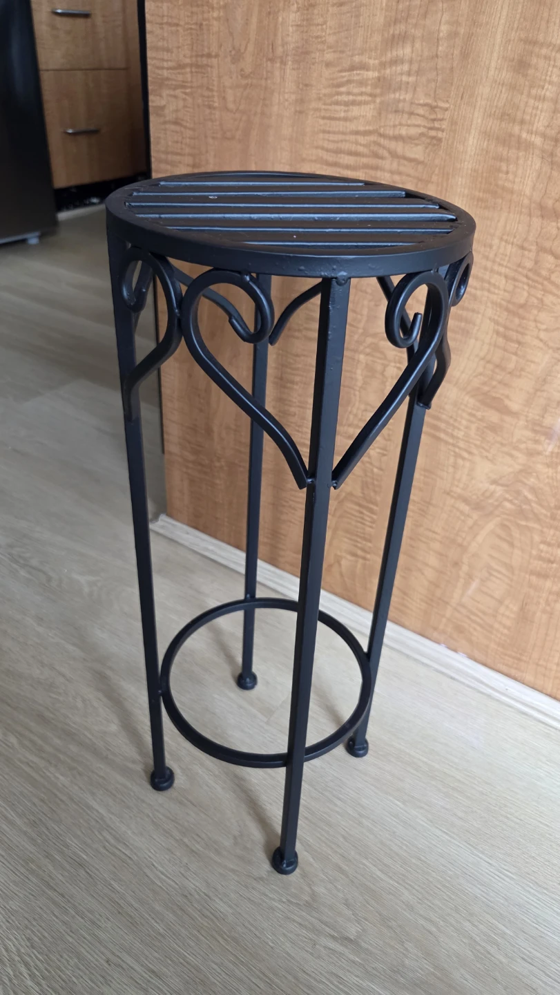 Black Metal Plant Stand