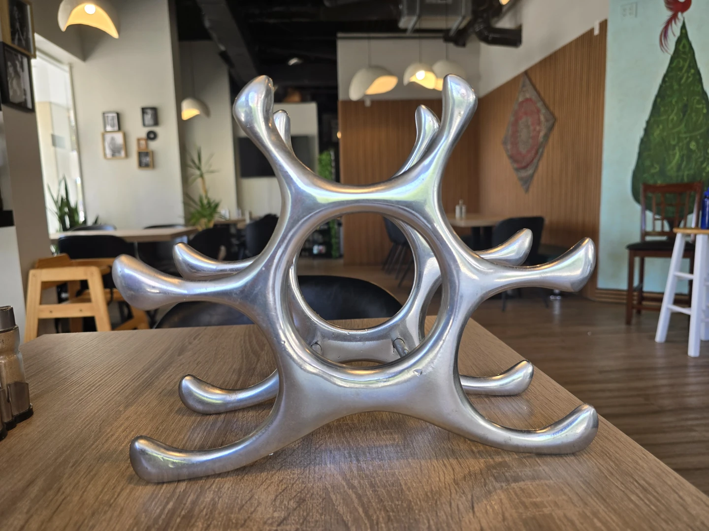 Metal wine rack