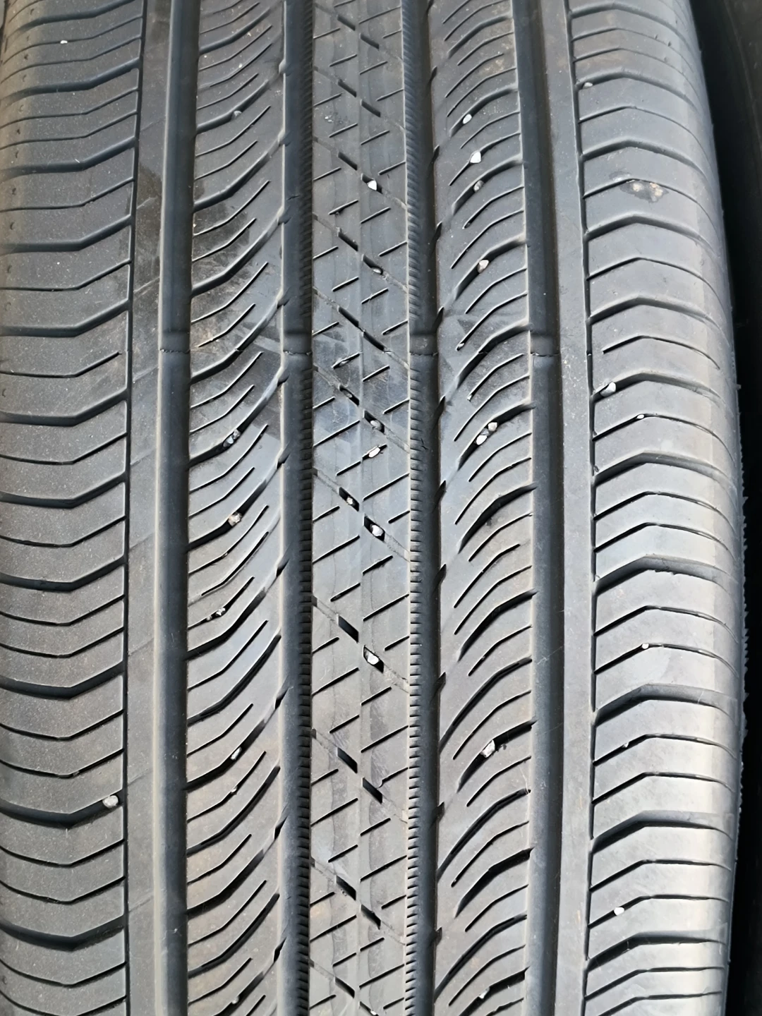 3 tire Continental Tire 235/60 R 18 - photo 2