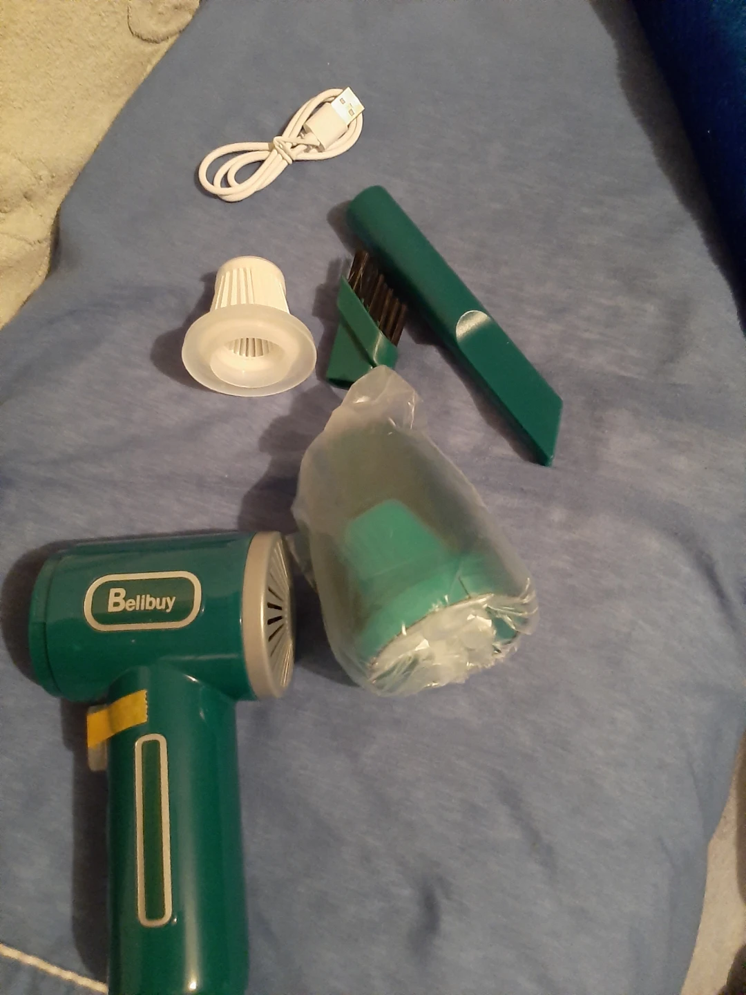 FREE HAND HELD SIZED VACUUM WITH CHARGER - photo 2