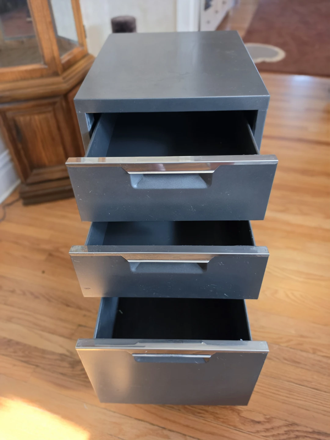 3 drawer metal filing cabinet - photo 3