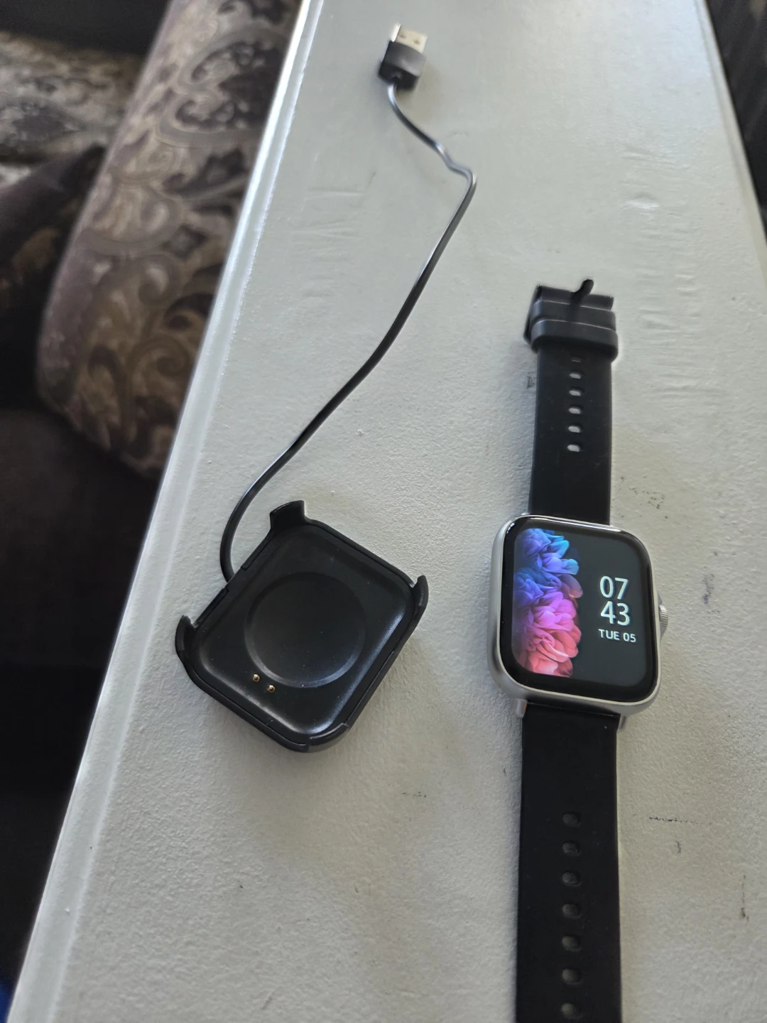 Smartwatch with Charger - photo 2