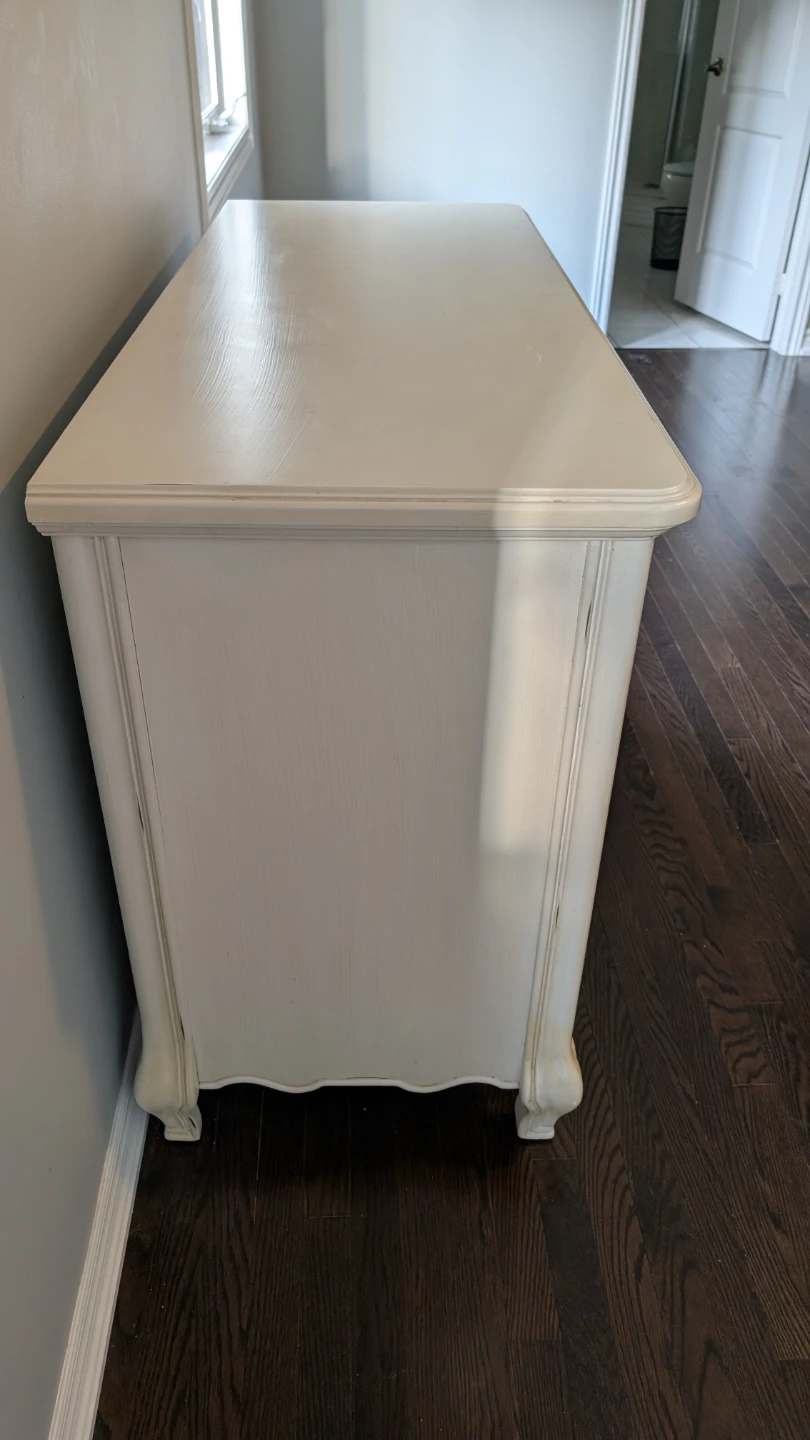 Chester drawers and matching night stands - photo 5
