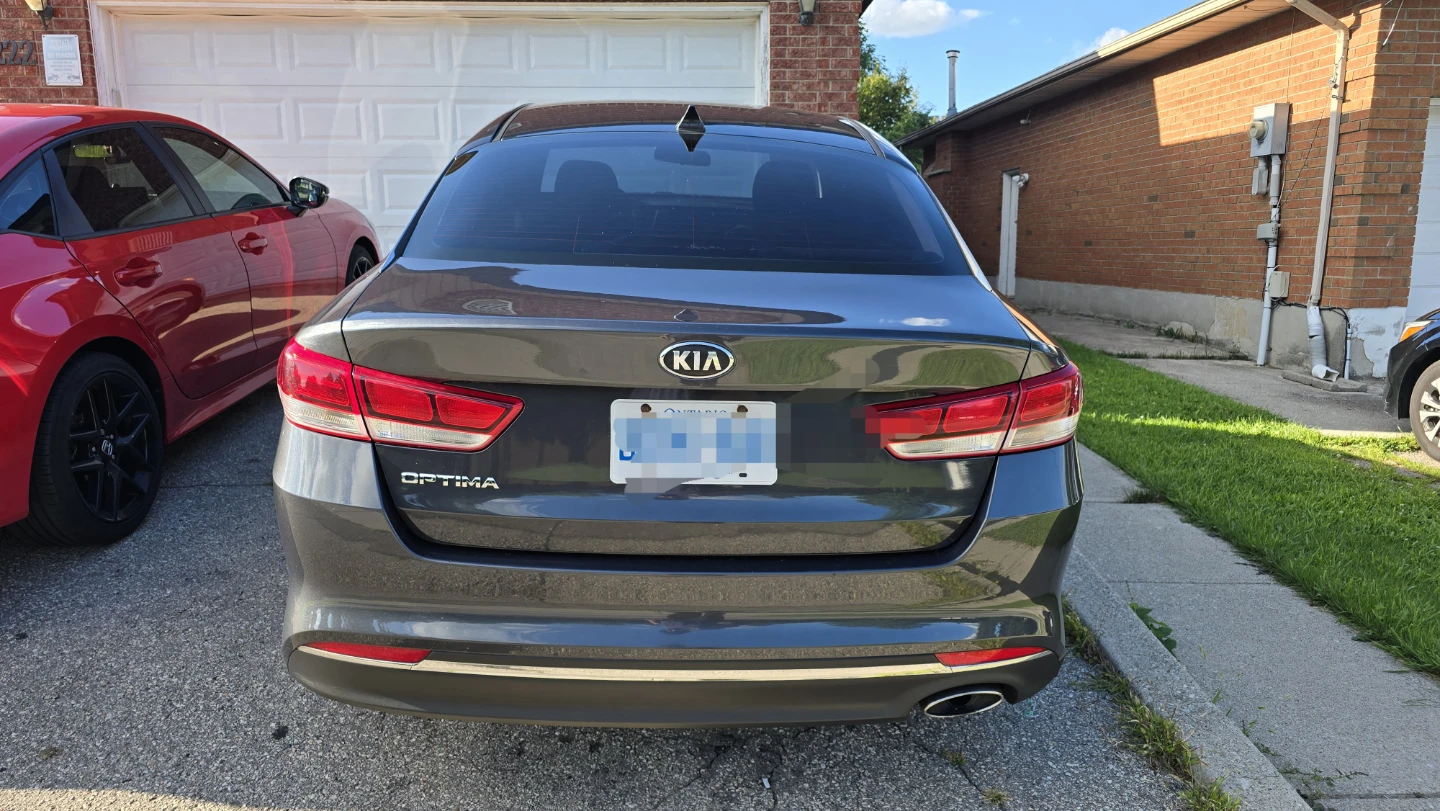 Kia Optima Sedan - photo 2