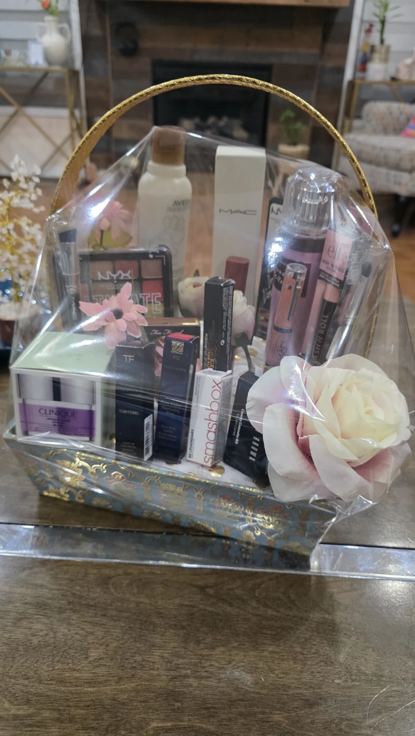 Assorted Makeup Gift Basket - photo 2