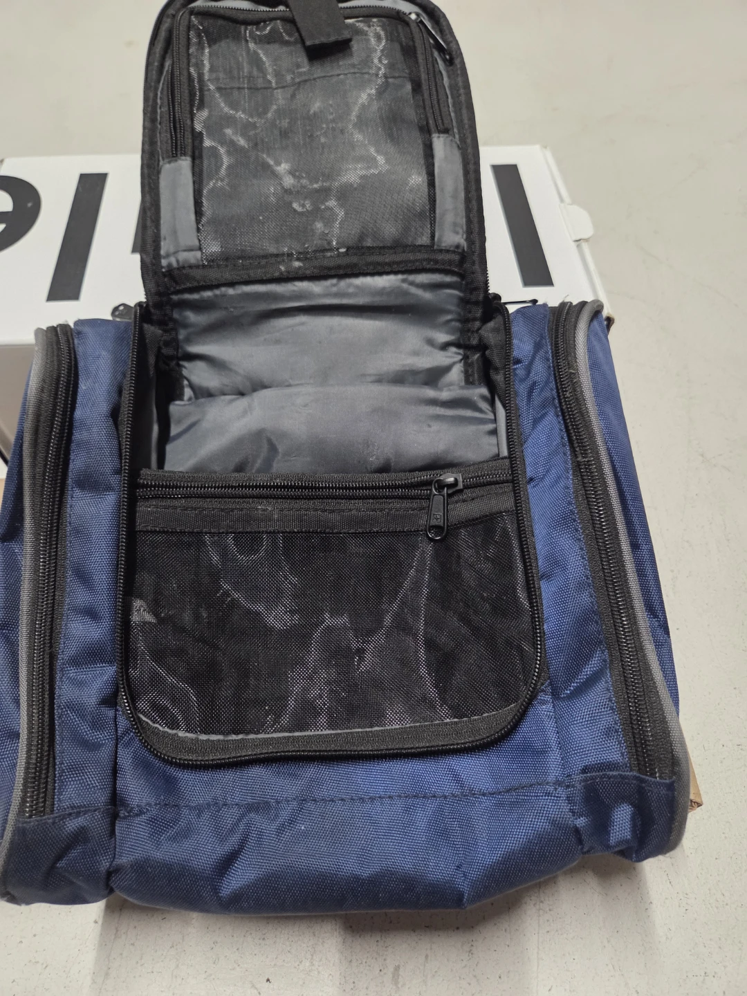 Swiss Military Blue Toiletry Bag - photo 5