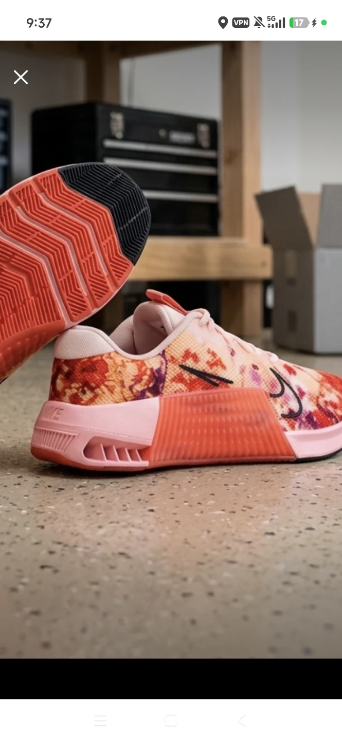 Women's Metcon 9 Nike running size 8.5 never worn