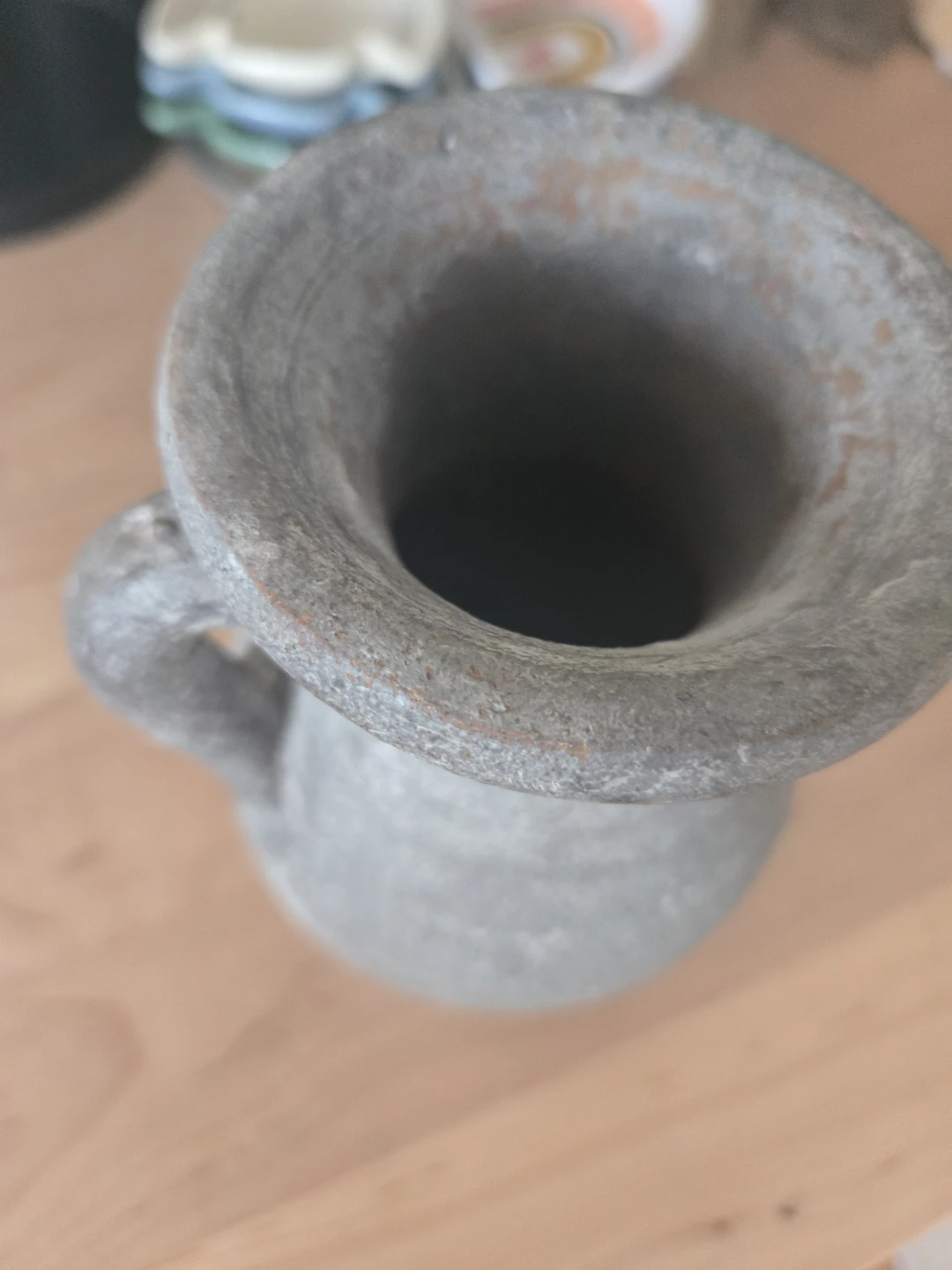 Small Rustic Vase (one handle broke off) - photo 4