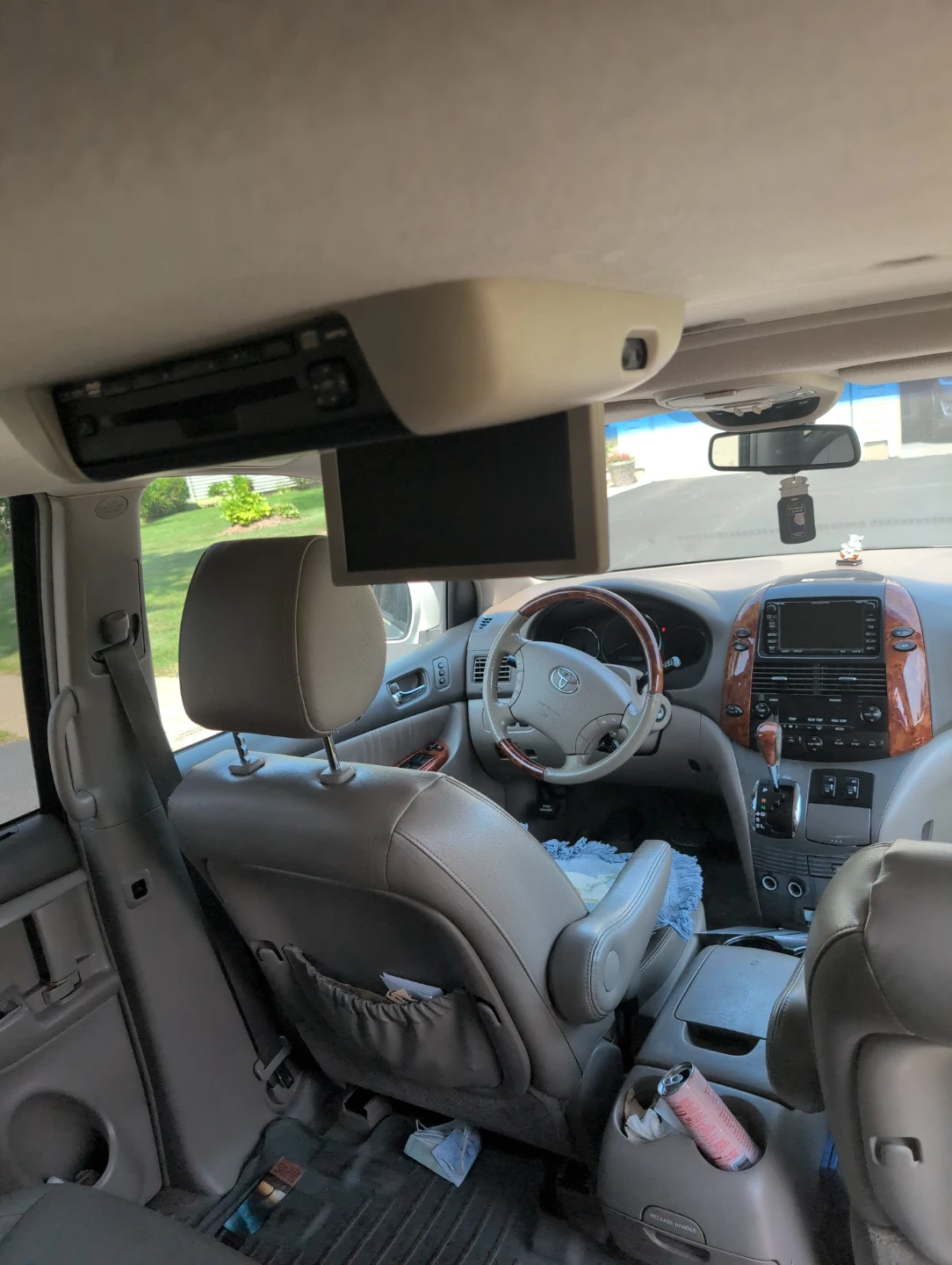 Toyota Sienna Van - photo 3
