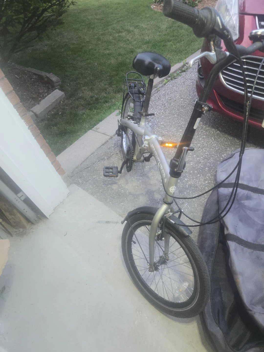 Adventura folding bike with bag