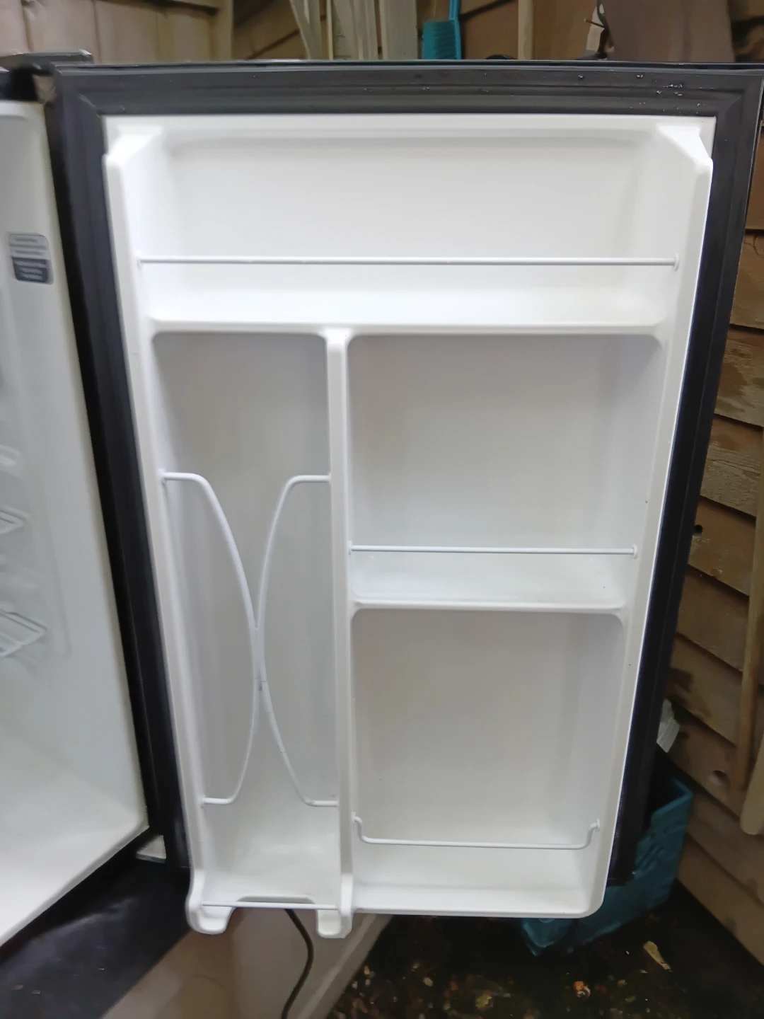 GE Black Compact Mini Fridge - photo 3