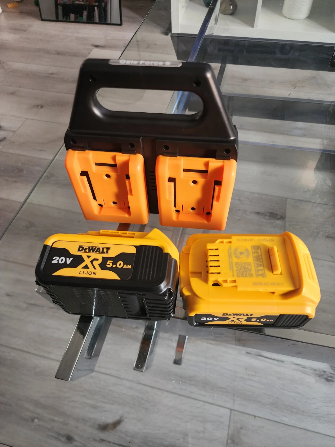 DeWalt 20V 5.0Ah Li-Ion Batteries with 2-Battery Charger/Holder