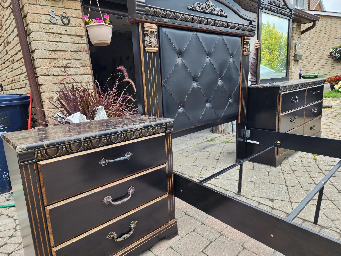 Luxury queen furniture set - photo 4