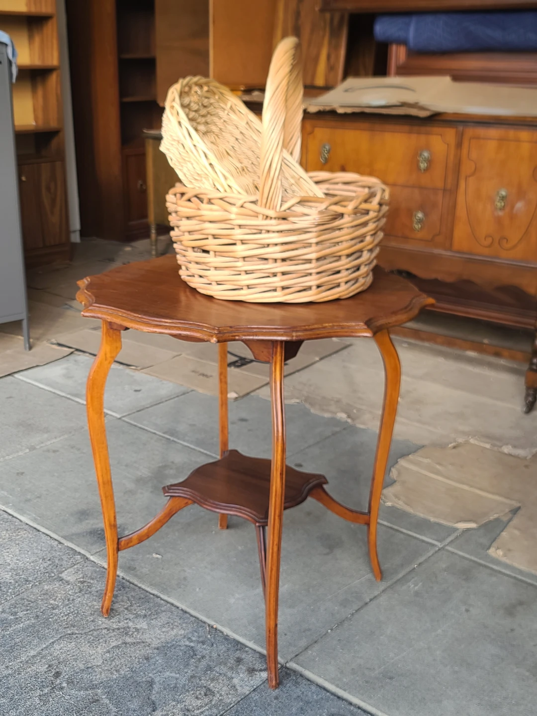 Vintage Scalloped Wood Accent Table & Wicker basket with handle - photo 3