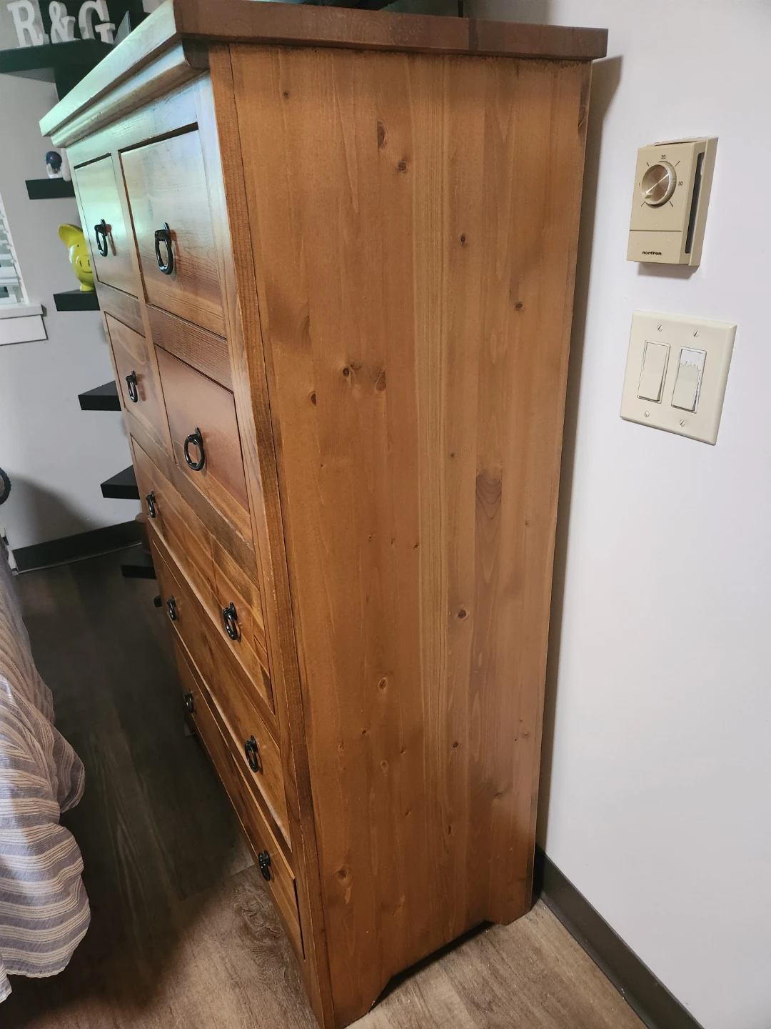 Solid Pine 7 drawer dresser - photo 2