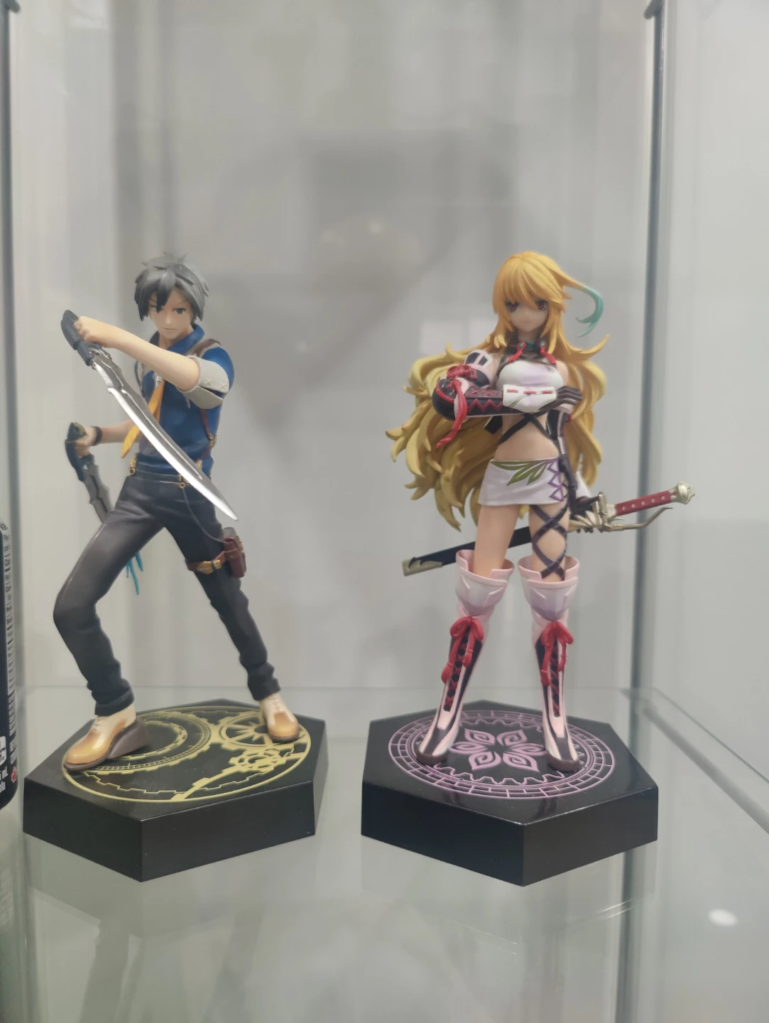 Tales of Xillia 1+2 Collector's Edition Statues