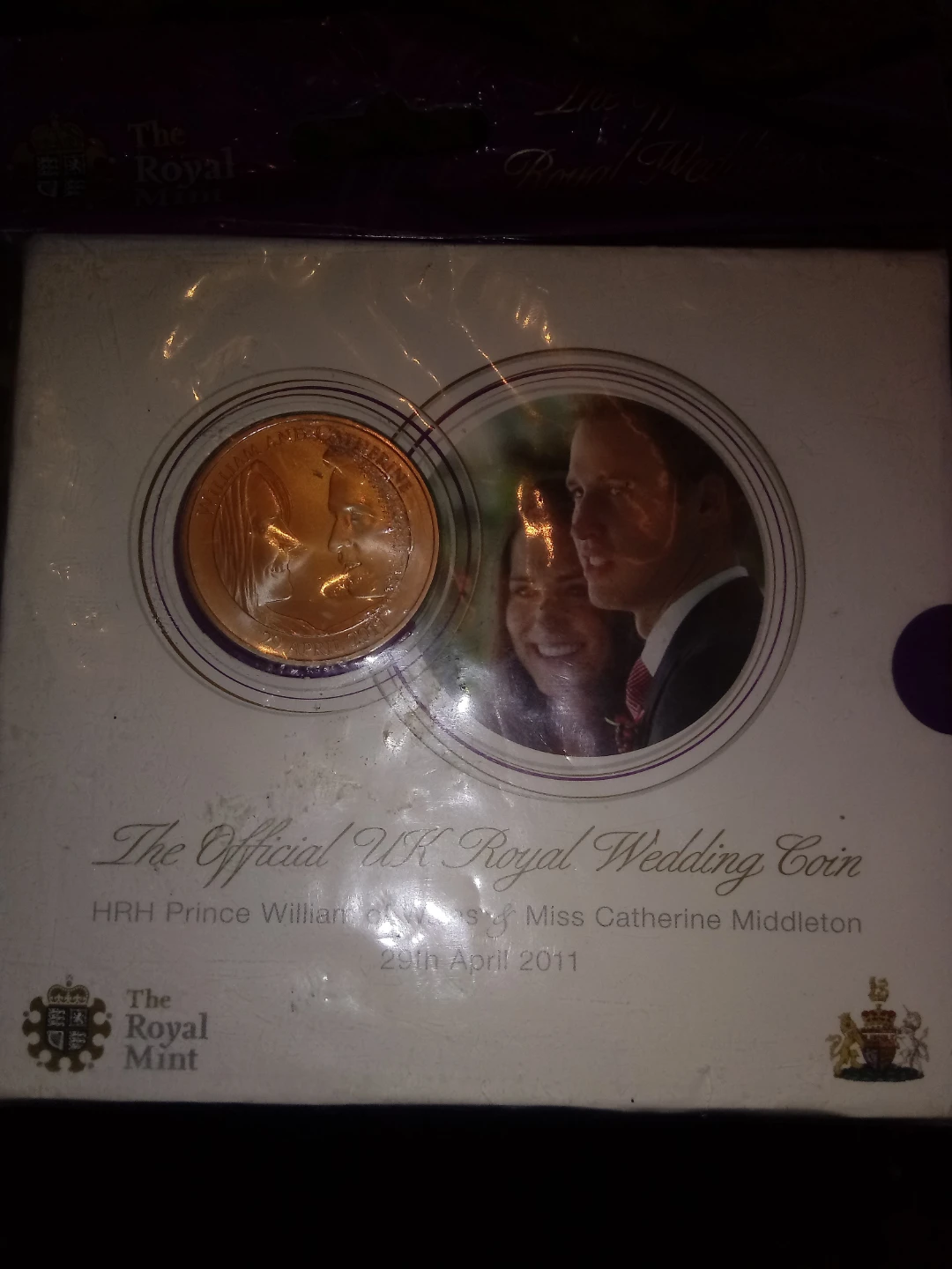 The Royal Mint Queen's Diamond Jubilee UK Coin - photo 3