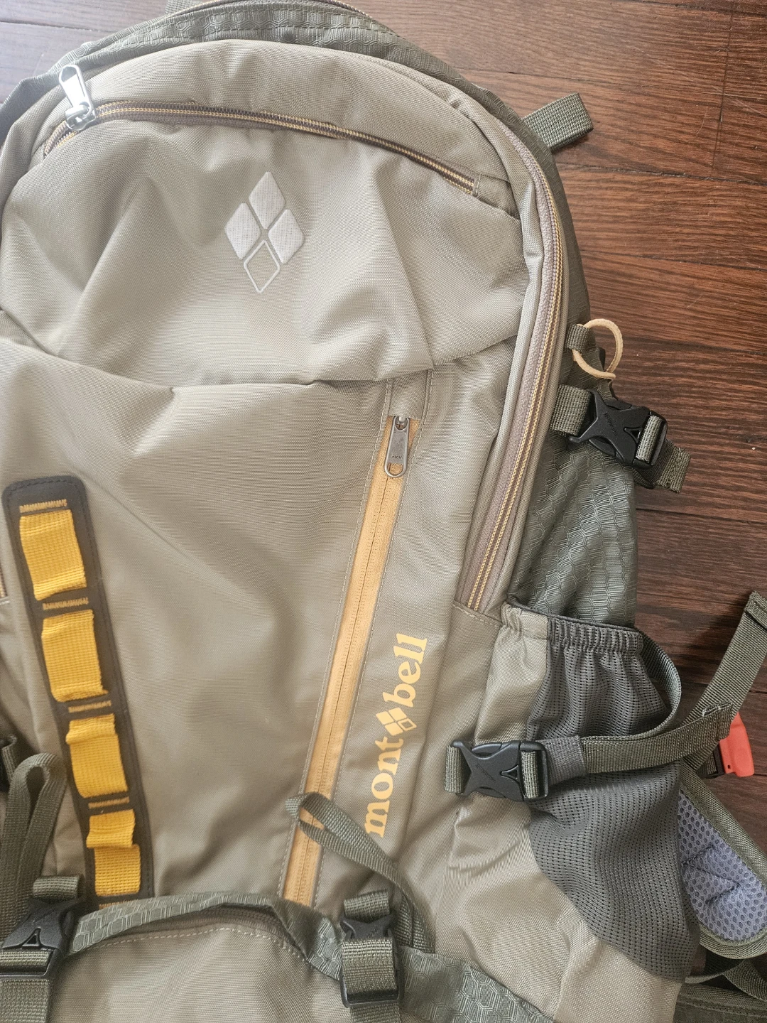 Mont-Bell Pioneer V 35 Hiking Backpack with Rain Cover - photo 3