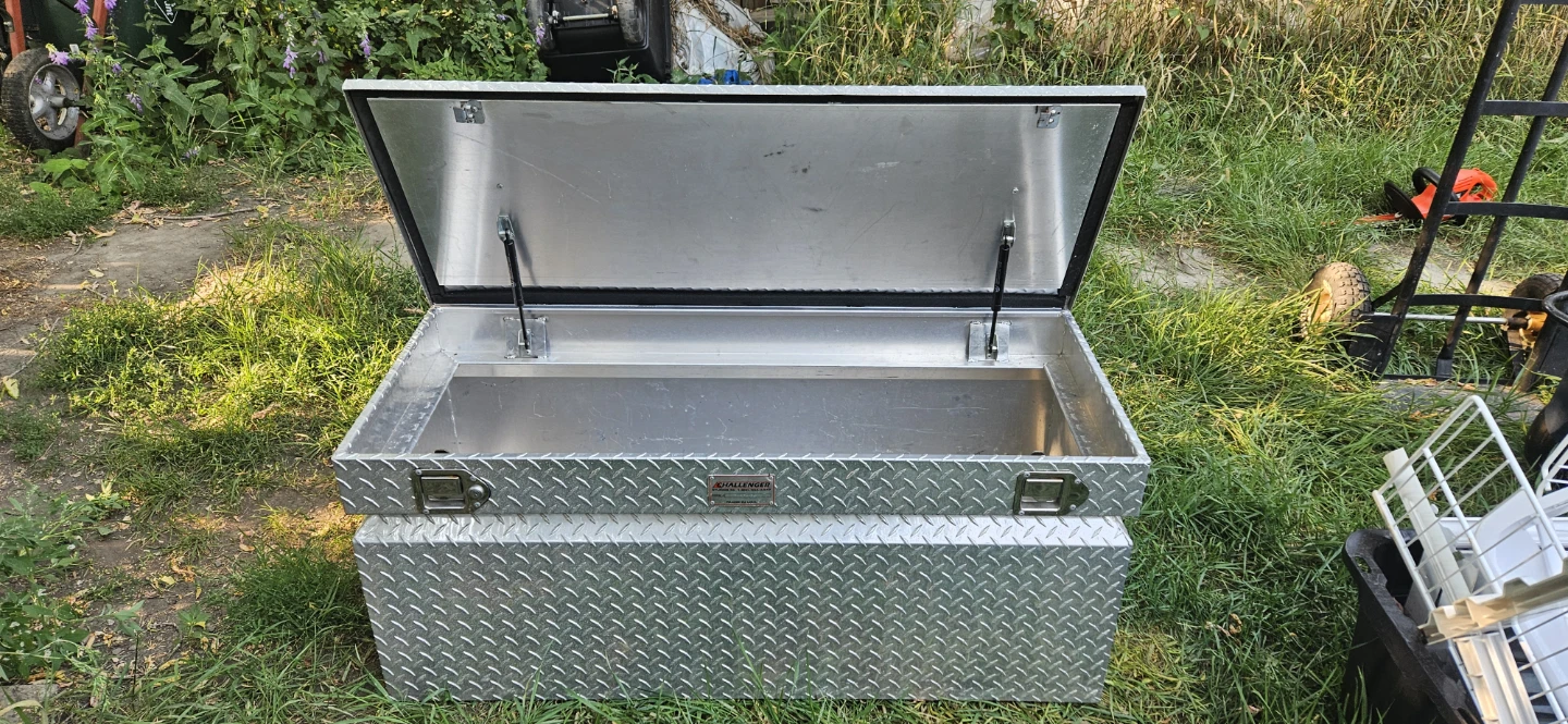 Challenger Aluminum Diamond Plate Truck Tool Box - photo 2