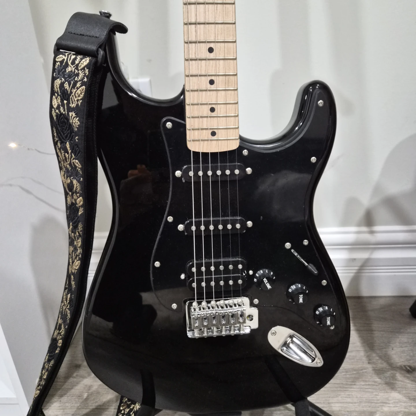 Squier Stratocaster Electric Guitar - photo 3